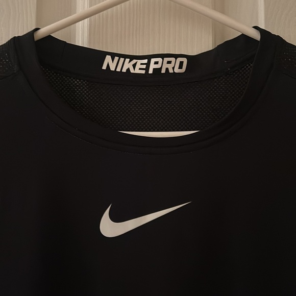 Great Condition Men’s Nike Pro Dri-Fit Fitted Sleeveless Tank Top (Black, Large) - Picture 3 of 13